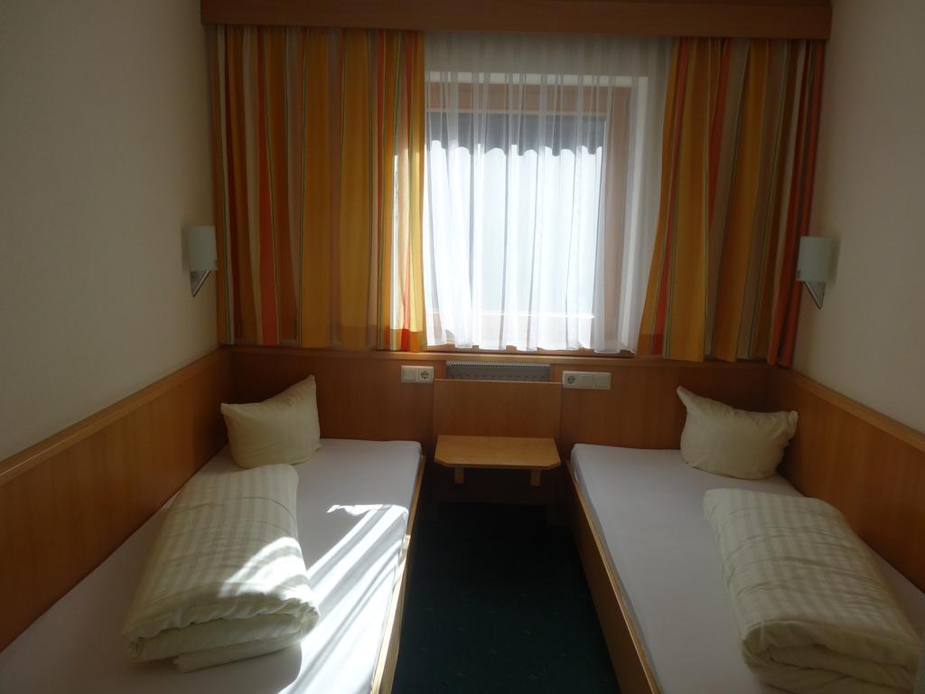 Koeflerhof Appartements Sankt Leonhard im Pitztal Quarto foto